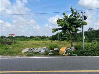 Kẹt tiền sang gấp 400m2 (10x40m) thổ cư 200m2, kế bên khu công nghiệp becamex, dân cư đông