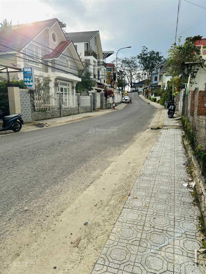 Cho thuê phòng trọ tại đường yersin, phường 9, đà lạt  3x4m  12m² giá 1,6 tr/tháng, có gác lửng