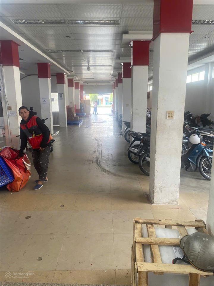 Cho thuê mặt bằng kinh doanh 400m2 mặt tiền đường nguyễn trung trực (rạch giá)