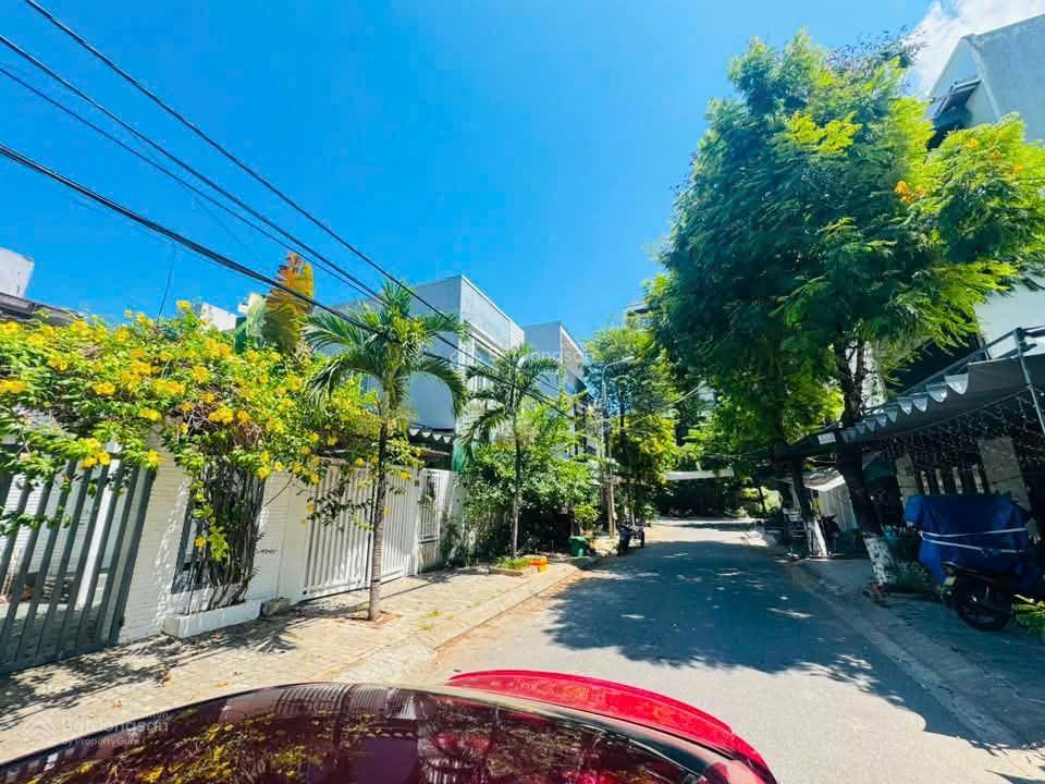 Bán đất mặt tiền đường dương trí trạch ngang 5m  10,6 tỷ.  0905 982 ***