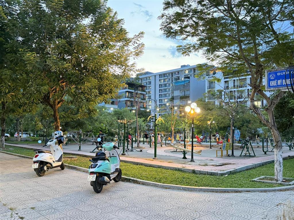 Bán đất đẹp mặt tiền khuê mỹ đông 14, 18 tỷ, 102m2.  0905 982 ***