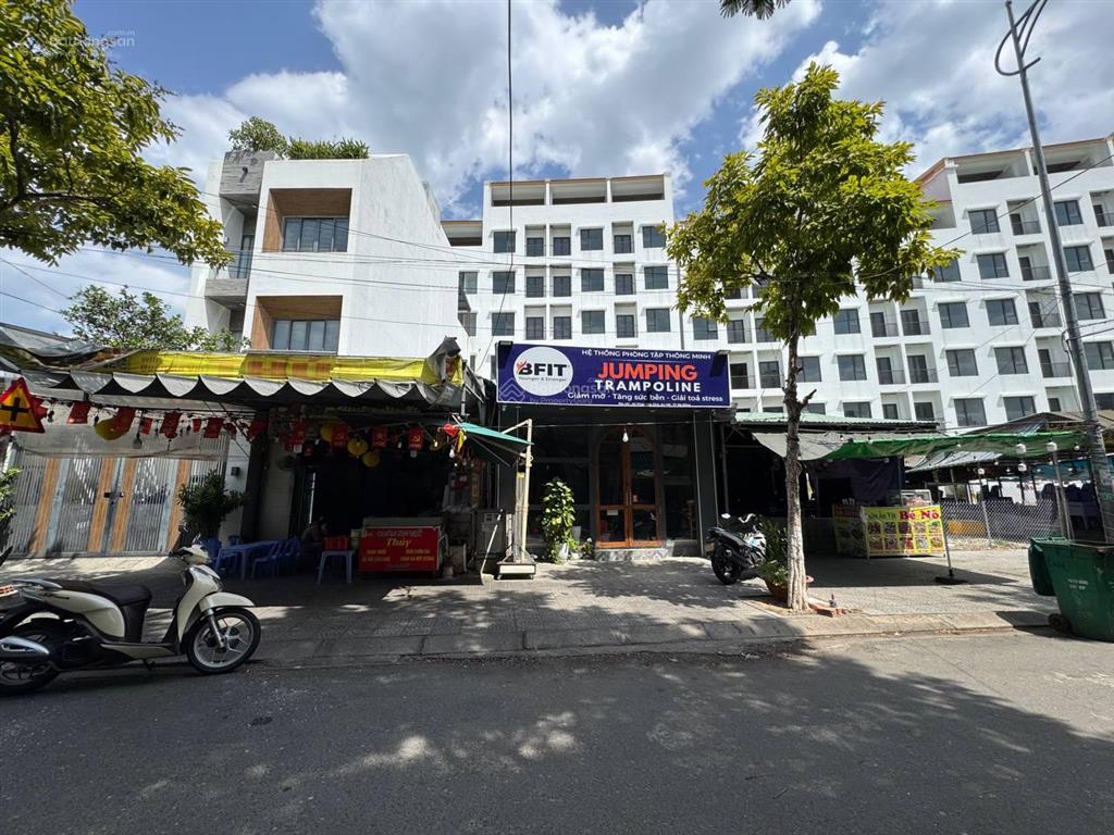 Bán lô đất đẹp đường phan huy chú, đối lưng shophouse cosmo, ngay cầu trần thị lý.  0905 982 ***