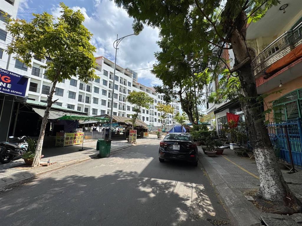 Bán lô đất đẹp đường phan huy chú, đối lưng shophouse cosmo, ngay cầu trần thị lý.  0905 982 ***
