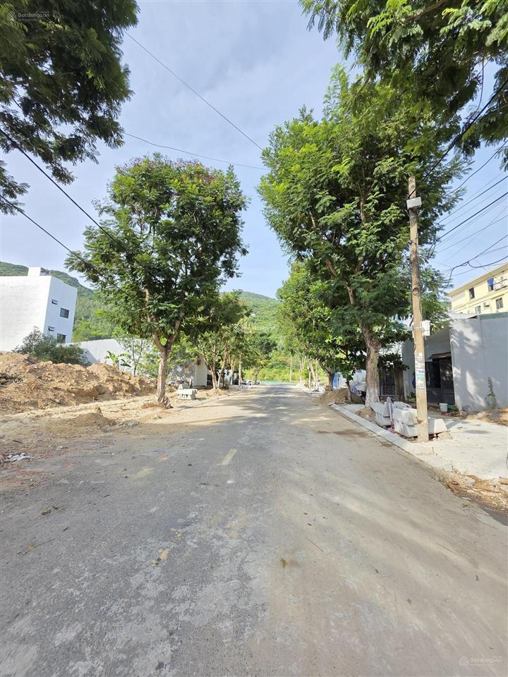 Bán đất tại thành vinh 4, 8,1 tỷ, 92 m2.  0905 982 ***
