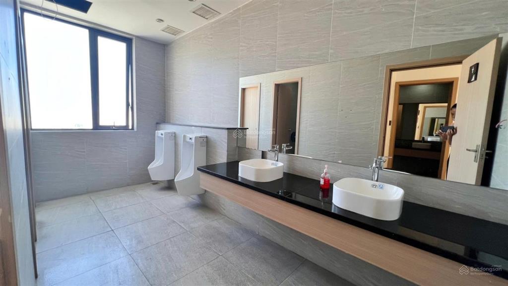 Cho thuê sàn văn phòng mặt tiền đường nguyễn văn linh  300m2  hải châu.  0905 982 ***