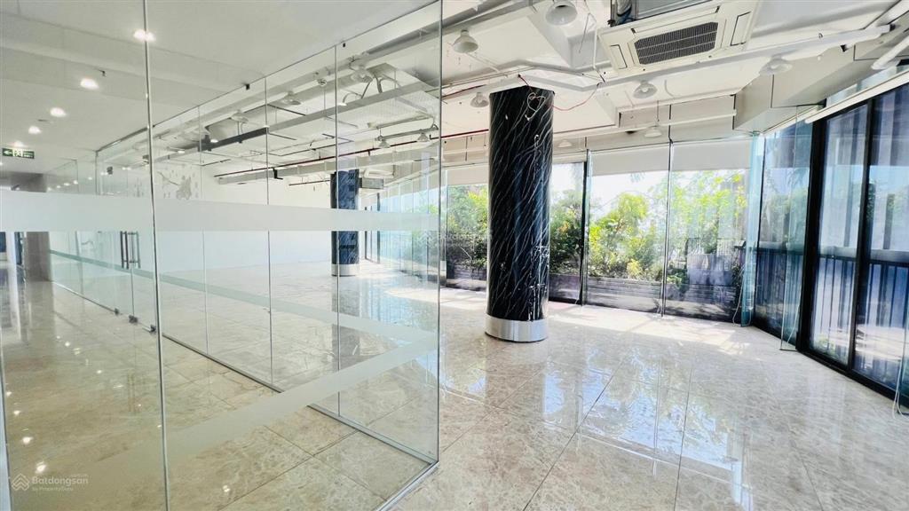 Cho thuê sàn văn phòng mặt tiền đường nguyễn văn linh  300m2  hải châu.  0905 982 ***
