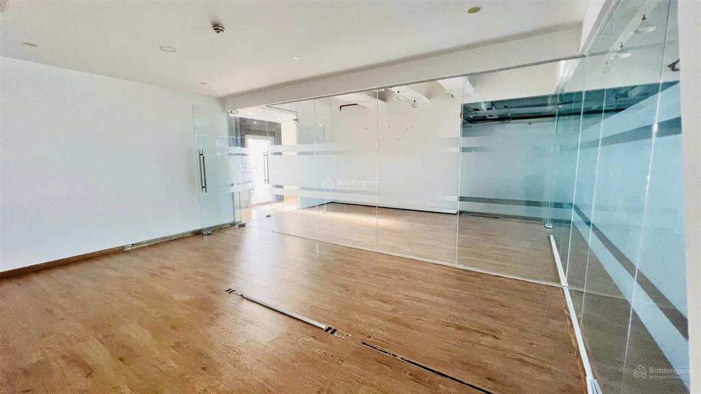 Cho thuê sàn văn phòng mặt tiền đường nguyễn văn linh  300m2  hải châu.  0905 982 ***