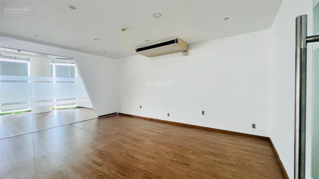 Cho thuê sàn văn phòng mặt tiền đường nguyễn văn linh  300m2  hải châu.  0905 982 ***