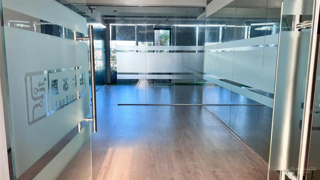 Cho thuê sàn văn phòng mặt tiền đường nguyễn văn linh  300m2  hải châu.  0905 982 ***