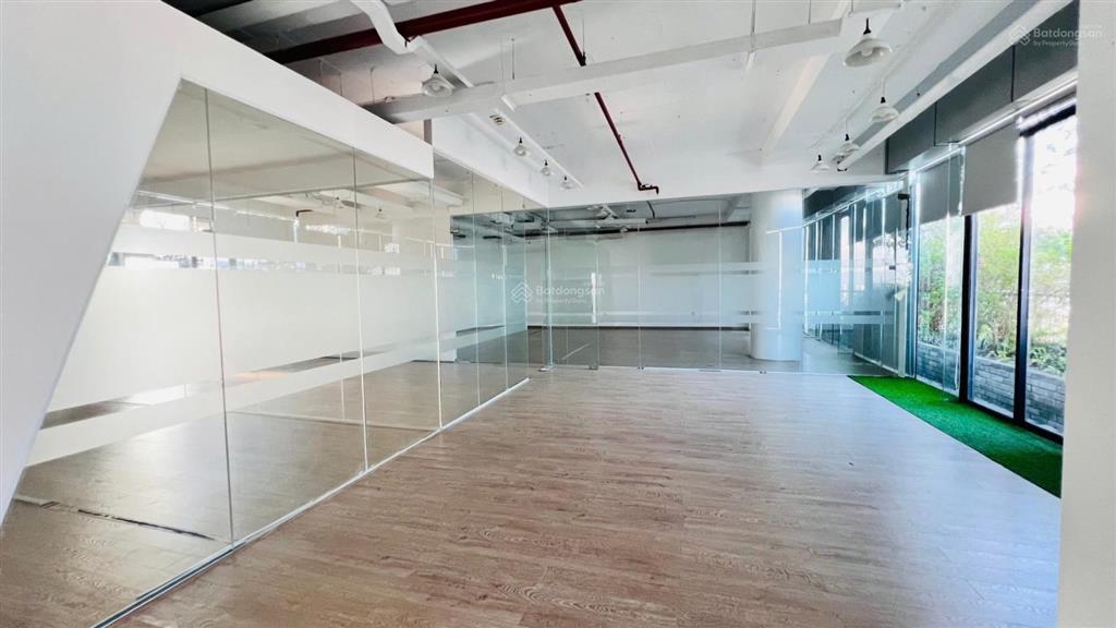 Cho thuê sàn văn phòng mặt tiền đường nguyễn văn linh  300m2  hải châu.  0905 982 ***