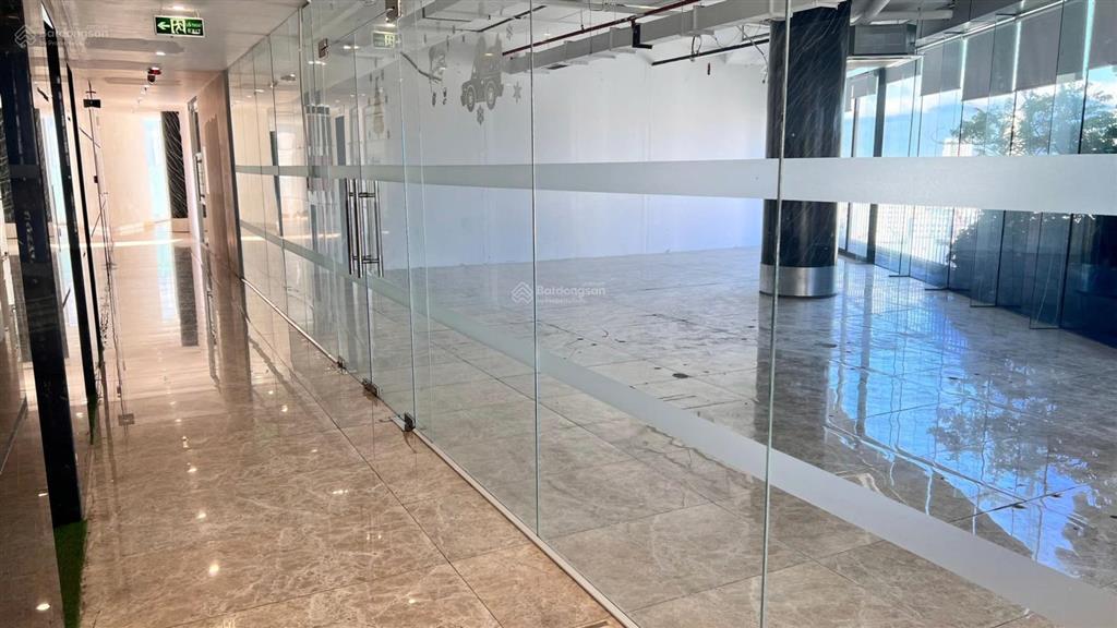Cho thuê sàn văn phòng mặt tiền đường nguyễn văn linh  300m2  hải châu.  0905 982 ***