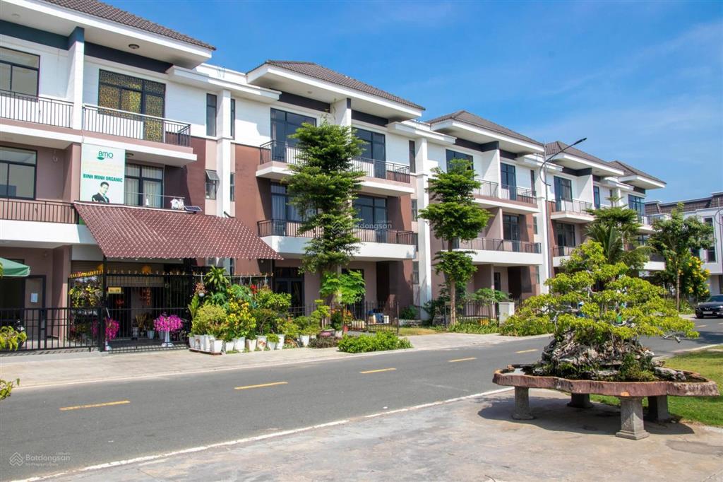 Chủ hạ giá kịch sàn chỉ 2,69 tỷ căn biệt thự có ban công