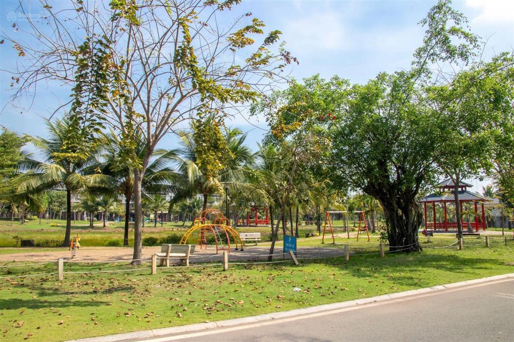 Chủ hạ giá kịch sàn chỉ 2,69 tỷ căn biệt thự có ban công