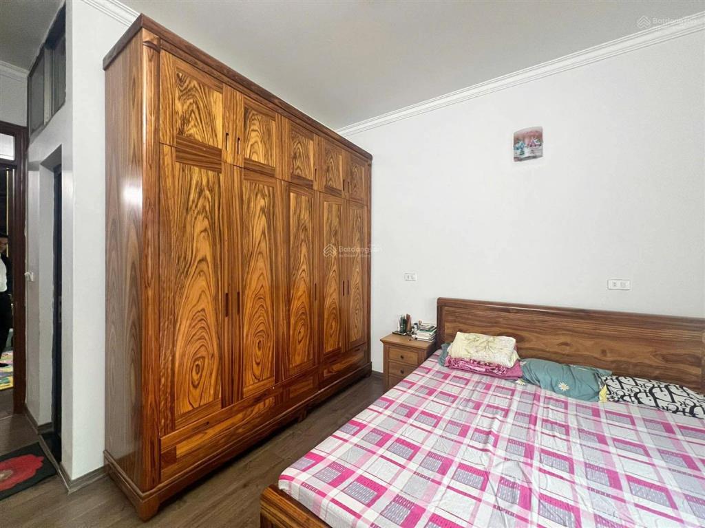 Bán nr 2pn, 2wc, 33m2 tại bắc cầu 3, bồ đề, long biên, 4,2 tỷ