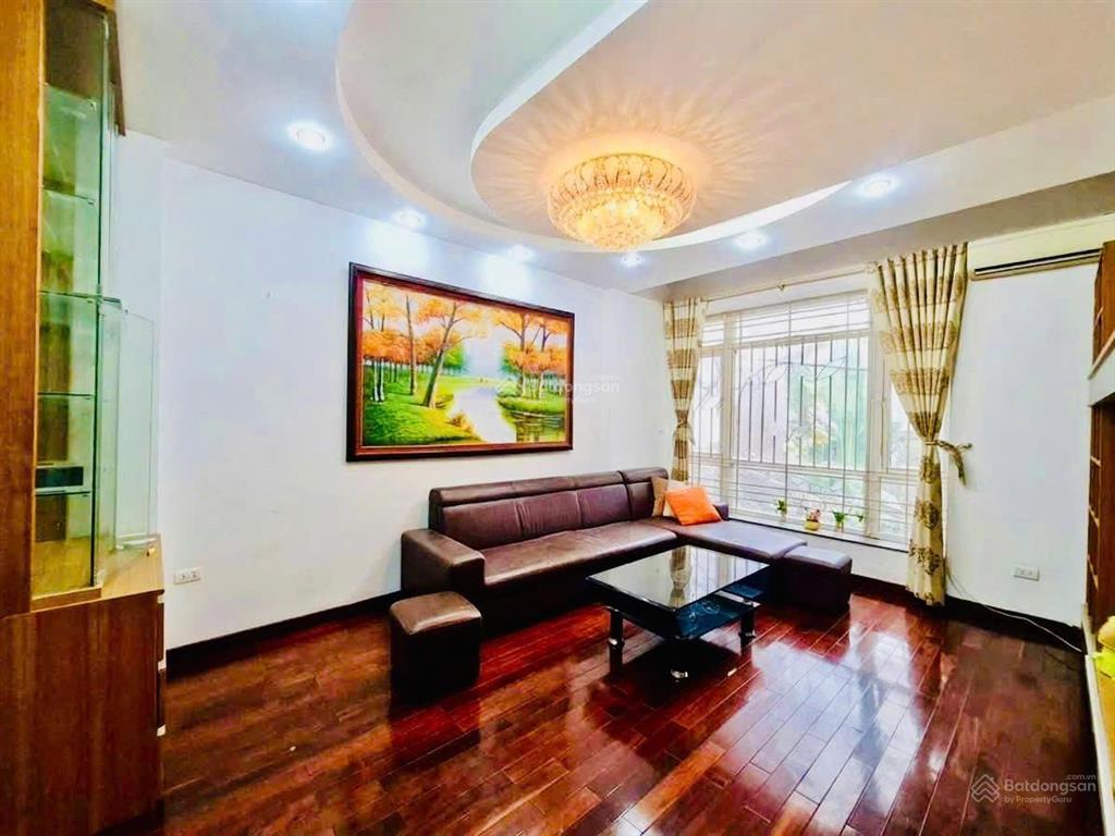 Bán nhà phố ngụy như kon tum, ô tô đỗ cửa, ngõ thông tứ tung, kinh doanh, 50m2*mt4,2m giá 17,9 tỷ