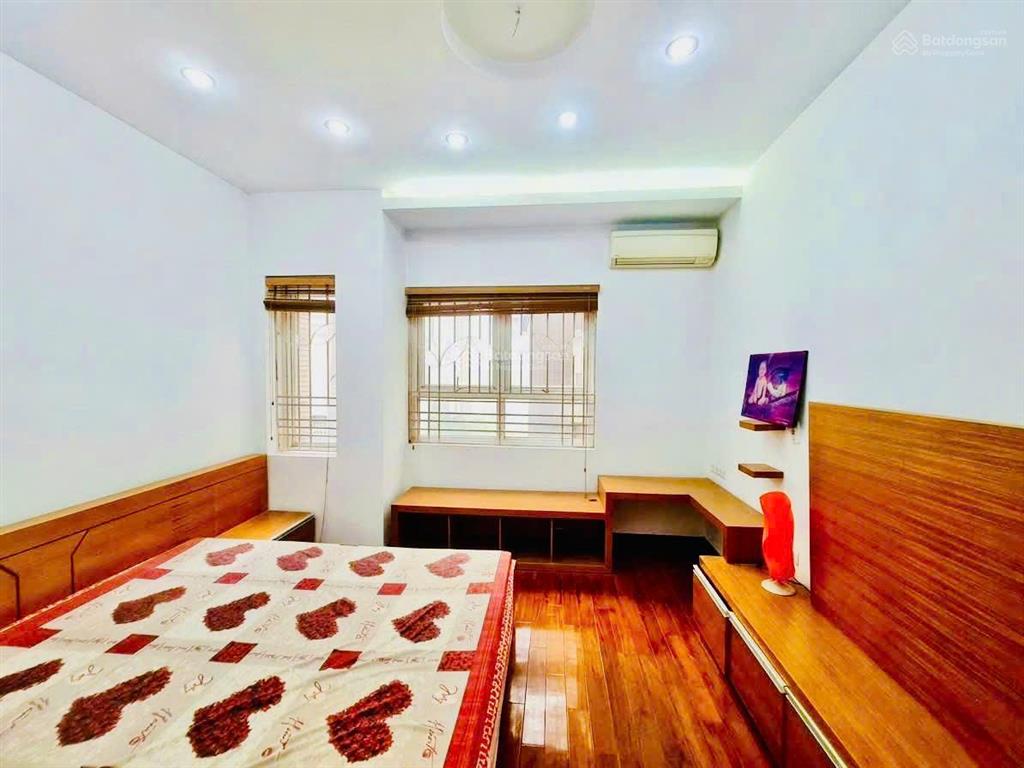 Bán nhà phố ngụy như kon tum, ô tô đỗ cửa, ngõ thông tứ tung, kinh doanh, 50m2*mt4,2m giá 17,9 tỷ