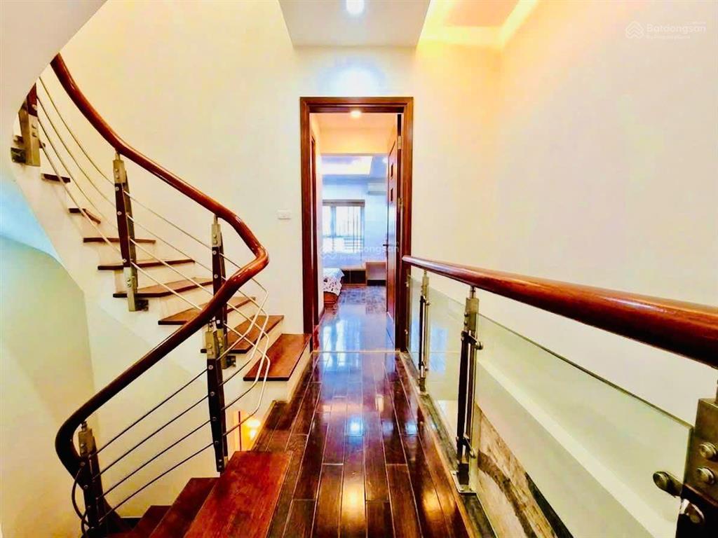 Bán nhà phố ngụy như kon tum, ô tô đỗ cửa, ngõ thông tứ tung, kinh doanh, 50m2*mt4,2m giá 17,9 tỷ