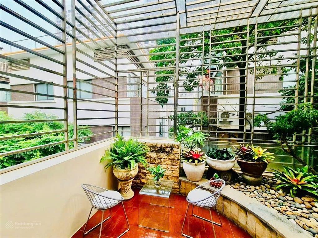 Bán nhà phố ngụy như kon tum, ô tô đỗ cửa, ngõ thông tứ tung, kinh doanh, 50m2*mt4,2m giá 17,9 tỷ