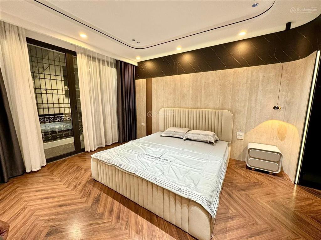 Chính chủ bán nhà khương đình  dt50m2* 6 tầng mới cứng thang máy nhập khẩu  full nội thất luxury