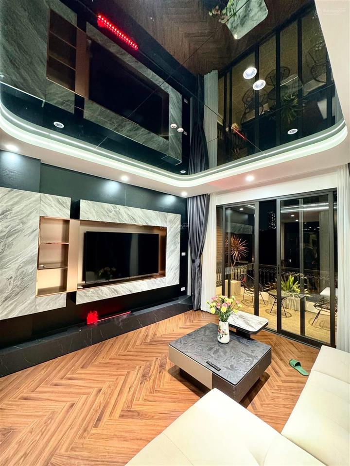 Chính chủ bán nhà khương đình  dt50m2* 6 tầng mới cứng thang máy nhập khẩu  full nội thất luxury