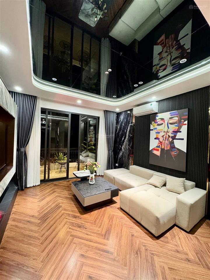 Chính chủ bán nhà khương đình  dt50m2* 6 tầng mới cứng thang máy nhập khẩu  full nội thất luxury