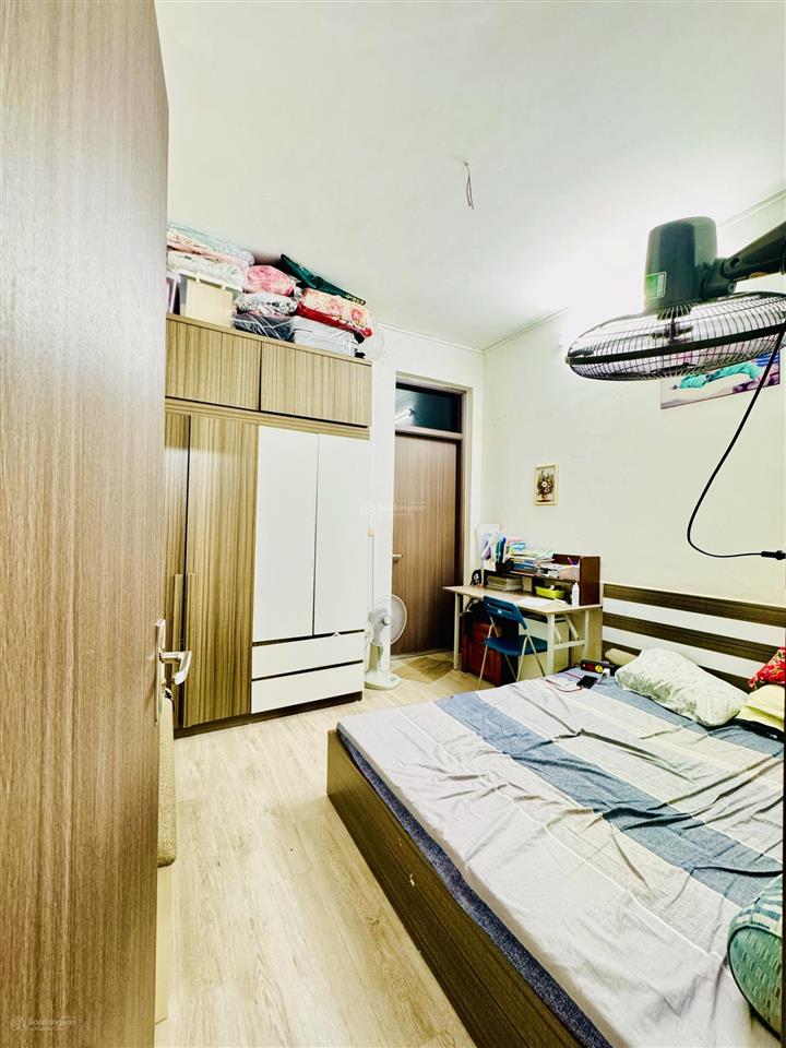 Bán căn hộ cc kđt trung hoà nhân chính, 70m2  2 ngủ  1 wc nhà đẹp sẵn ở giá 4,3 tỷ sđcc