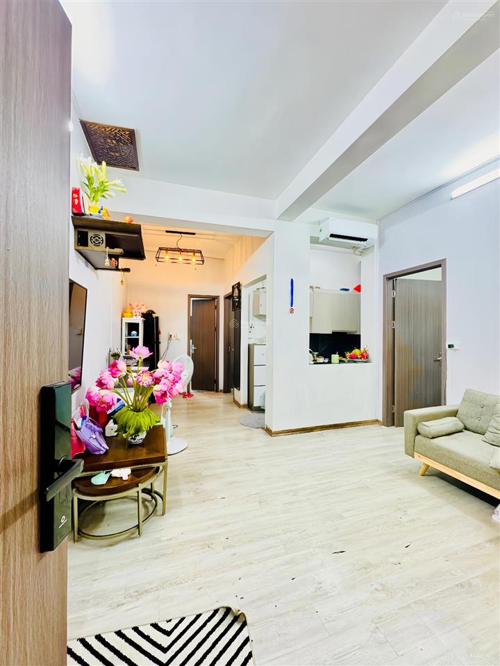 Bán căn hộ cc kđt trung hoà nhân chính, 70m2  2 ngủ  1 wc nhà đẹp sẵn ở giá 4,3 tỷ sđcc
