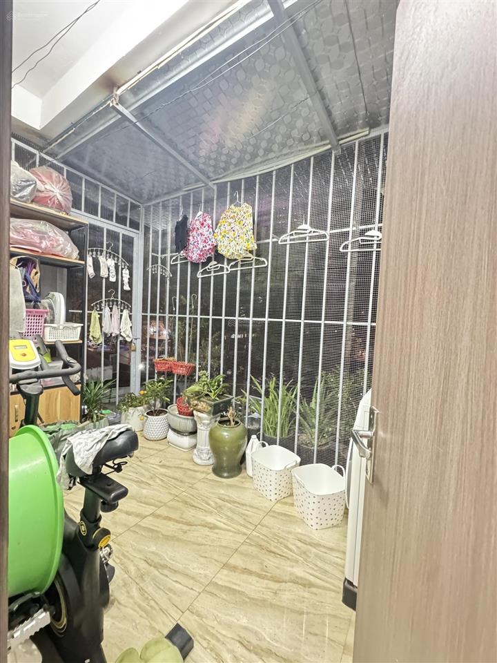 Bán căn hộ cc kđt trung hoà nhân chính, 70m2  2 ngủ  1 wc nhà đẹp sẵn ở giá 4,3 tỷ sđcc