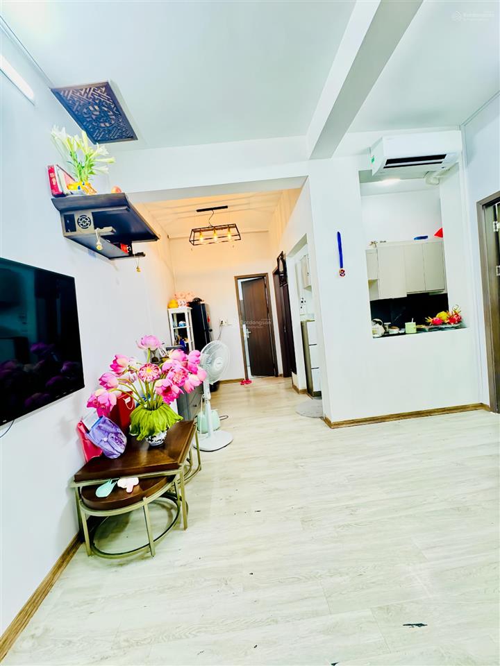 Bán căn hộ cc kđt trung hoà nhân chính, 70m2  2 ngủ  1 wc nhà đẹp sẵn ở giá 4,3 tỷ sđcc
