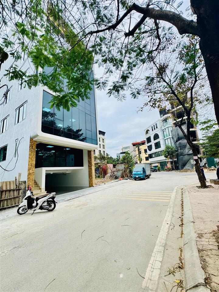 Chính chủ cho thuê tòa nhà vp cổ linh,long biên,nhà mới thiết kế thông sàn vp, dt100m2*8t thang máy