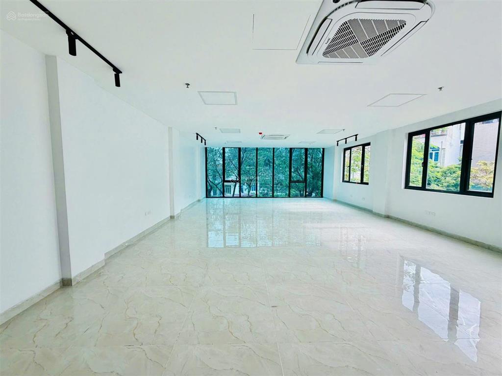 Chính chủ cho thuê tòa nhà vp cổ linh,long biên,nhà mới thiết kế thông sàn vp, dt100m2*8t thang máy