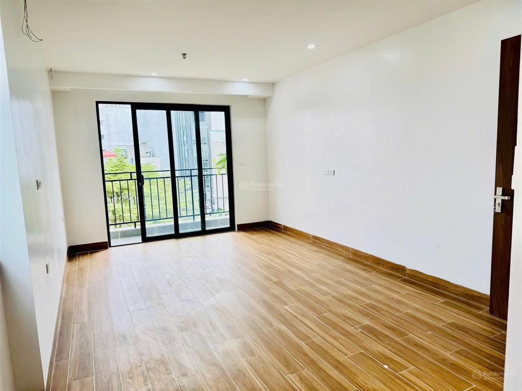 Chính chủ cho thuê tòa nhà vp cổ linh,long biên,nhà mới thiết kế thông sàn vp, dt100m2*8t thang máy