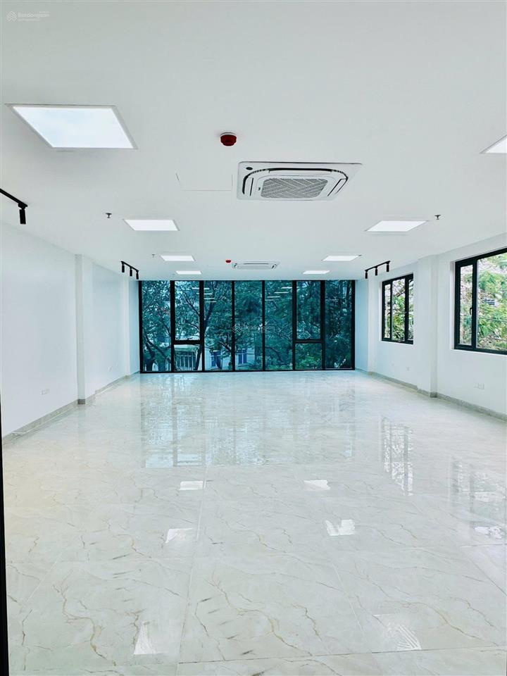 Chính chủ cho thuê tòa nhà vp cổ linh,long biên,nhà mới thiết kế thông sàn vp, dt100m2*8t thang máy