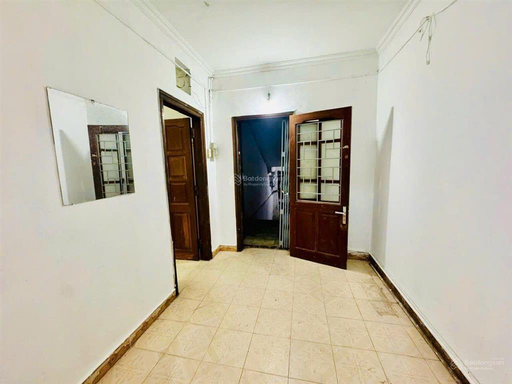 Chính chủ bán căn tt tầng 2 p206 khu c18 tt thanh xuân bắc, 60m2  2 ngủ 1 khách, sđcc giá 3,5 tỷ