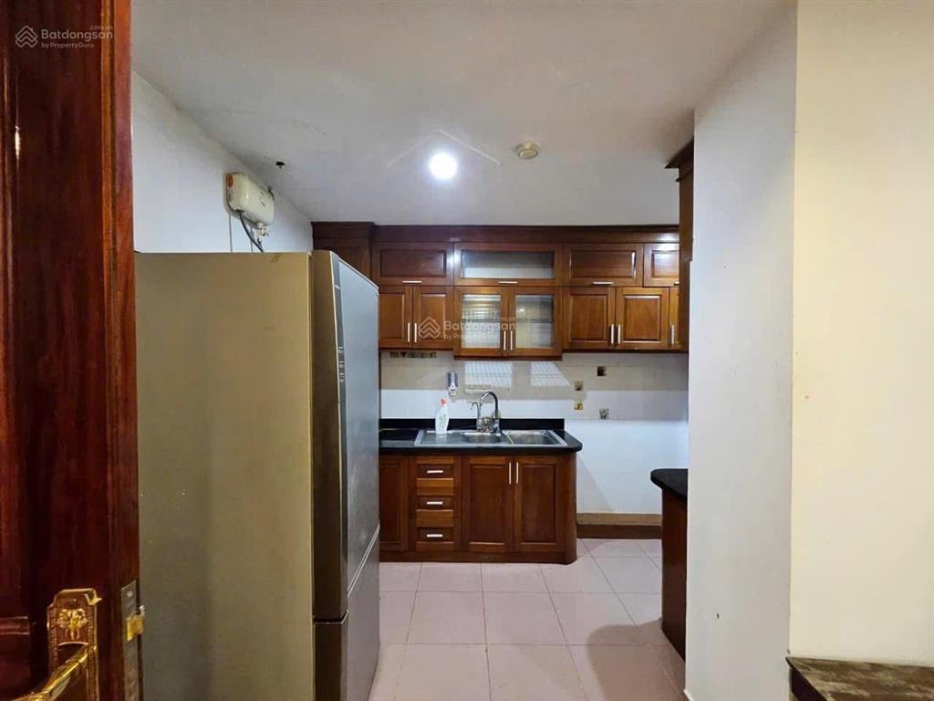Chính chủ cho thuê cc 132m2 , 3pn, 2vs tại tòa nhà 197 trần phú, 13,5triệu vnd, full nội thất