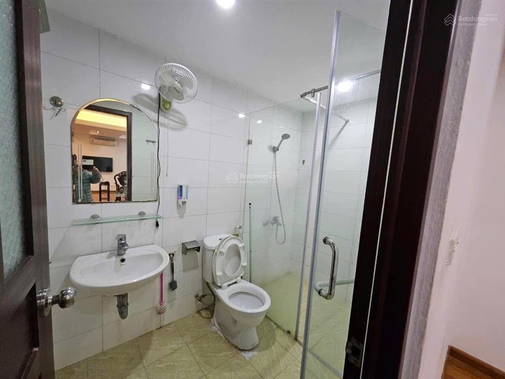 Chính chủ cho thuê cc 132m2 , 3pn, 2vs tại tòa nhà 197 trần phú, 13,5triệu vnd, full nội thất
