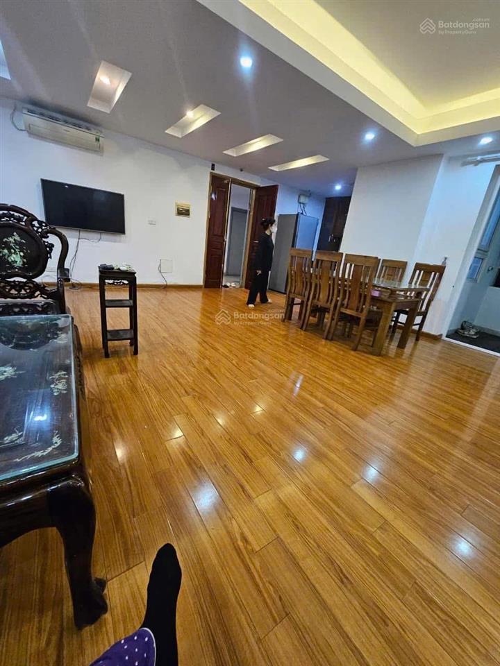 Chính chủ cho thuê cc 132m2 , 3pn, 2vs tại tòa nhà 197 trần phú, 13,5triệu vnd, full nội thất