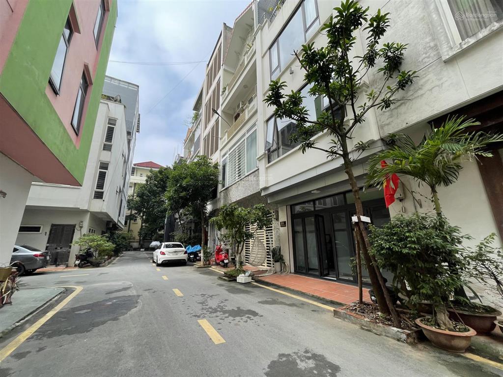 Bán gấp nhà ô tô tránh mỗ lao , sát phố trần phú , 35m2 , thông 2 mặt đường, 2 thoáng giá 10tỷ
