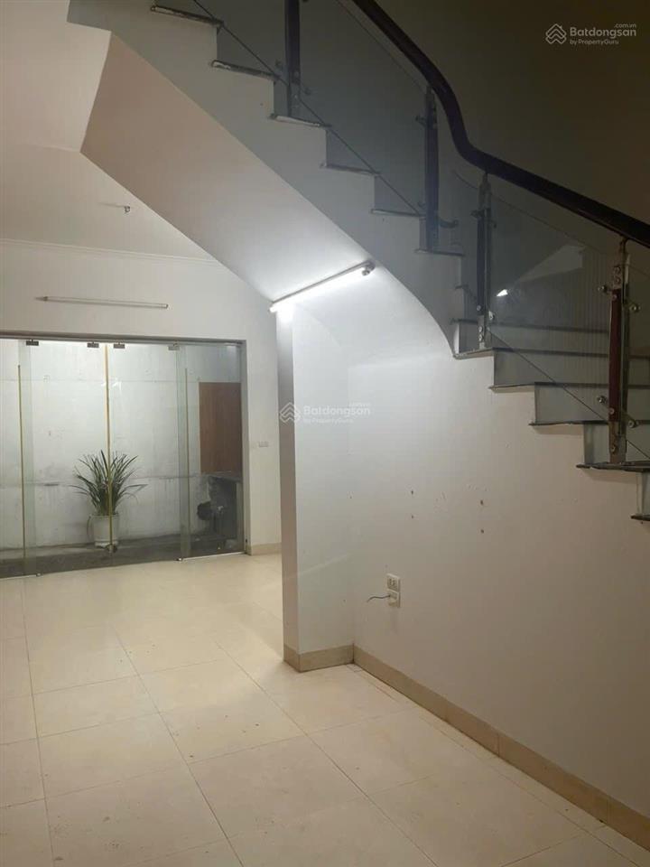 Cho thuê liền kề kđt văn phú  hà đông  70m2 4 tầng  nhà hoàn thiện cơ bản  chỉ 17 triệu/tháng