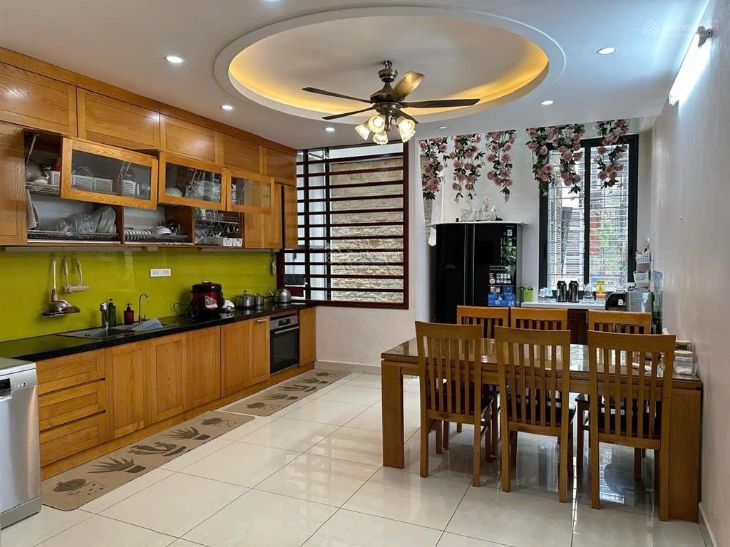 Cho thuê nhà liền kề mặt phố nguyễn sơn hà kđt văn quán, hà đông, 80m2, full nội thất, giá 25tr