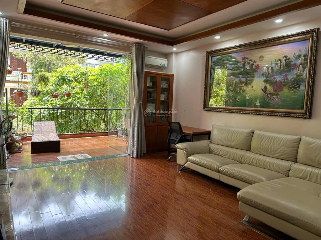 Cho thuê nhà liền kề mặt phố nguyễn sơn hà kđt văn quán, hà đông, 80m2, full nội thất, giá 25tr