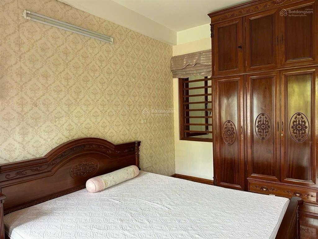 Cho thuê nhà liền kề mặt phố nguyễn sơn hà kđt văn quán, hà đông, 80m2, full nội thất, giá 25tr