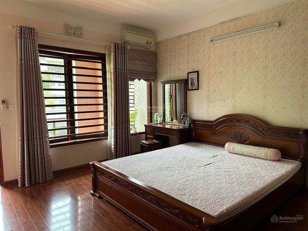 Cho thuê nhà liền kề mặt phố nguyễn sơn hà kđt văn quán, hà đông, 80m2, full nội thất, giá 25tr