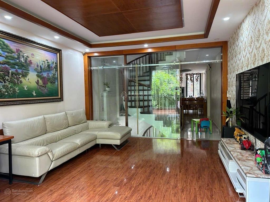 Cho thuê nhà liền kề mặt phố nguyễn sơn hà kđt văn quán, hà đông, 80m2, full nội thất, giá 25tr