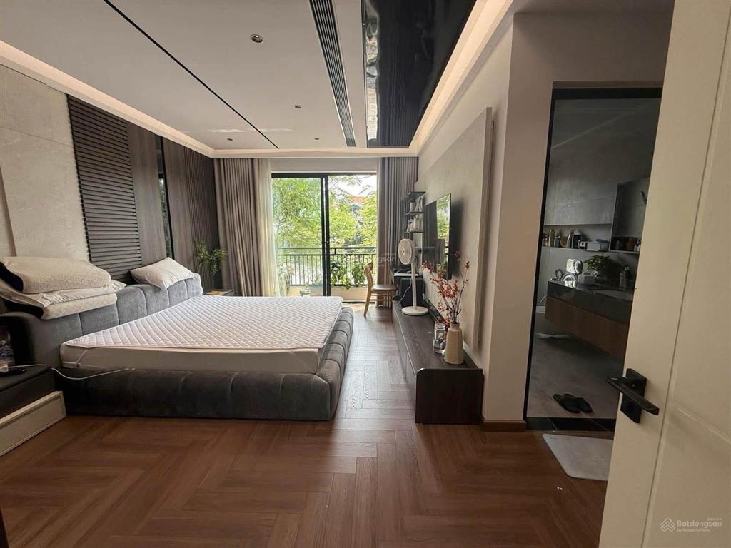 Bán gấp nhà phân lô vỉa hè mỗ lao, 50m2, nhà 4 tầng, mt5m, full nội thất, giá 13,5 tỷ