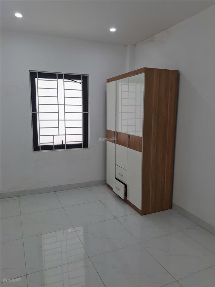 Cho thuê nhà 4 tầng sát bể bơi la khê  hà đông  4 ngủ  4 điều hòa  ở ngay  chỉ 10triệu/tháng