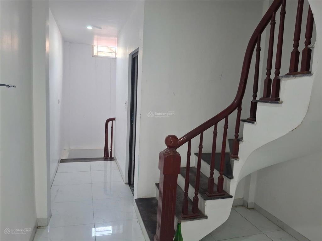 Cho thuê nhà 4 tầng sát bể bơi la khê  hà đông  4 ngủ  4 điều hòa  ở ngay  chỉ 10triệu/tháng