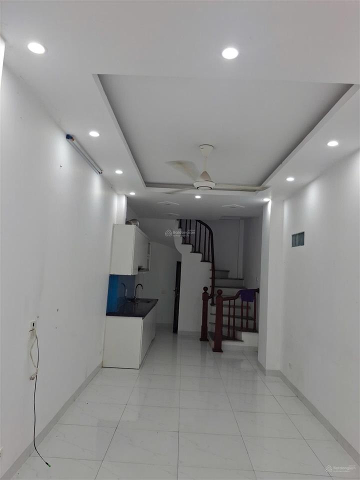 Cho thuê nhà 4 tầng sát bể bơi la khê  hà đông  4 ngủ  4 điều hòa  ở ngay  chỉ 10triệu/tháng