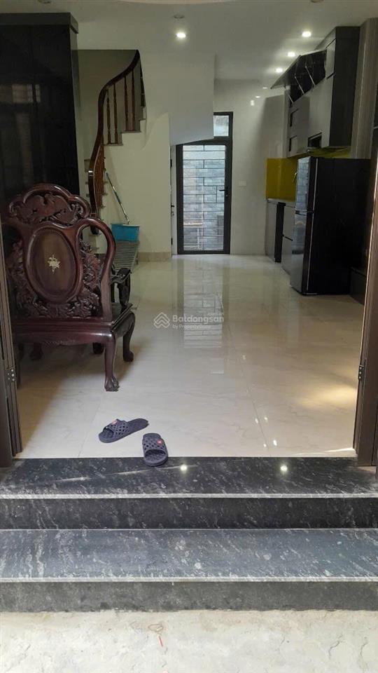 Cho thuê gấp nhà 5 tầng  phố lụa vạn phúc hà đông  34m2, 5 tầng full đồ  giá 12,5tr/tháng