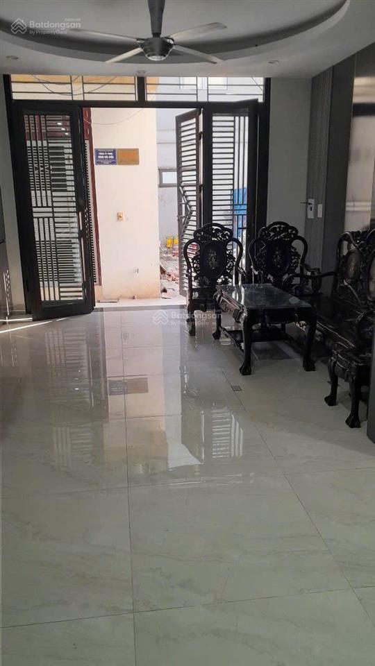 Cho thuê gấp nhà 5 tầng  phố lụa vạn phúc hà đông  34m2, 5 tầng full đồ  giá 12,5tr/tháng